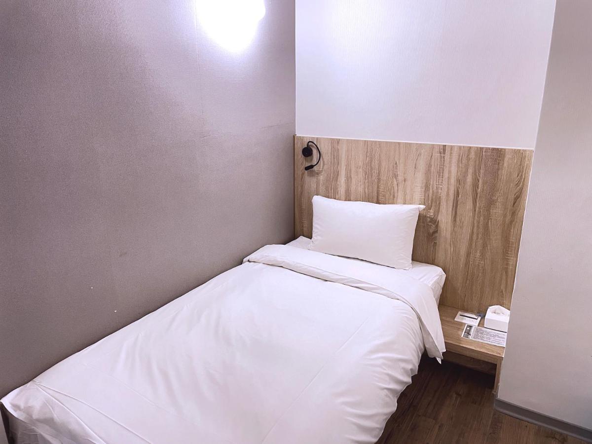 シングル イン カオション ステーション 高雄市 エクステリア 写真