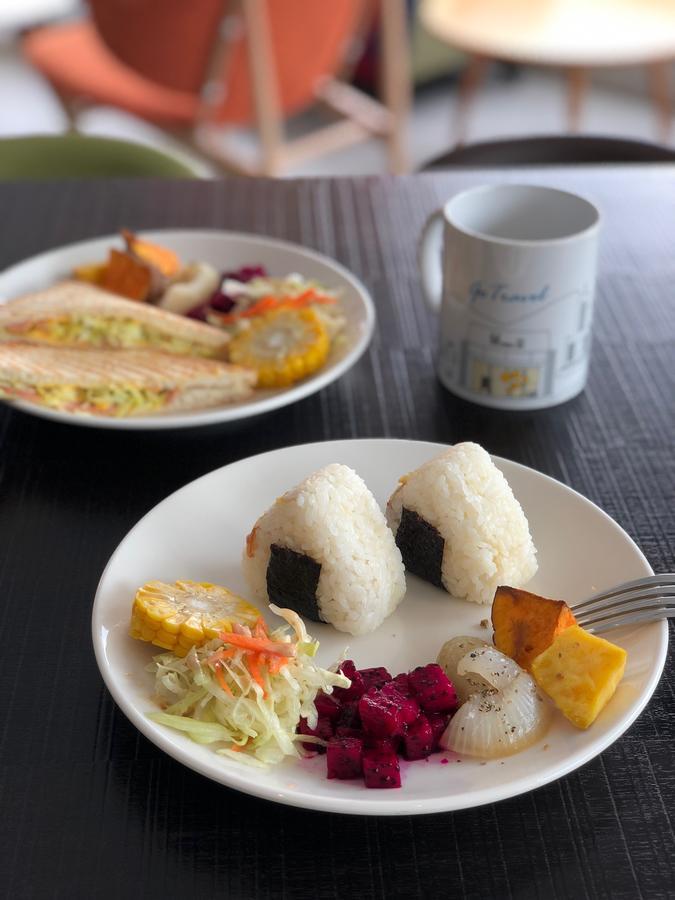 シングル イン カオション ステーション 高雄市 エクステリア 写真